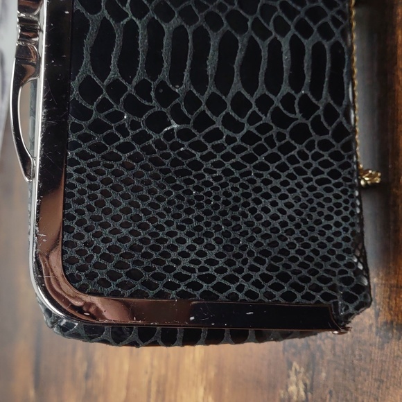 Perlina Snakeskin Embossed Leather Cosmetic Clutch Bag - Picture 6 of 10